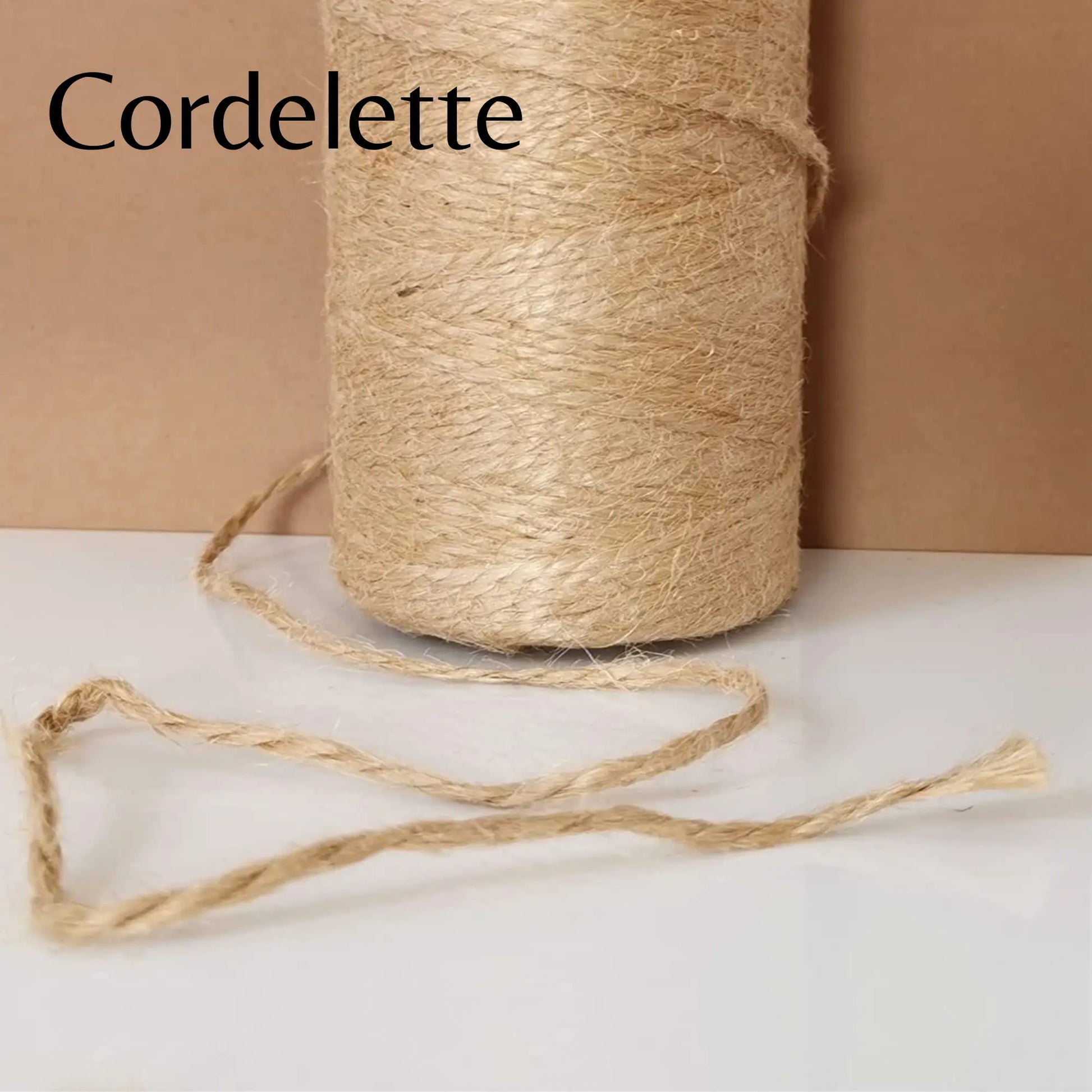 Cordelette en jute pour personnaliser les cadeaux invités, notamment les pots de miel pour mariages ou événements.
Honey Sweet Events